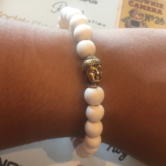 🆕 Buddha Bead With White Wood Beads Stretch - Picture 3 of 3